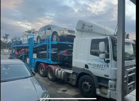 Auto Mover Car Carrier Loaded with Multiple Vehicles