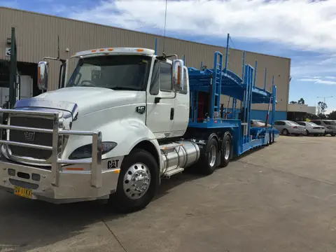 Auto Mover CAT Prime Mover with Multi-Car Transport Trailer