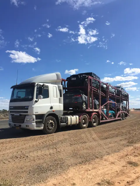 Auto Mover DAF CF Prime Mover with Multi-Car Transport Trailer
