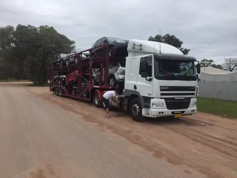 Auto Mover Multi-Car Carrier Transporting Vehicles Interstate